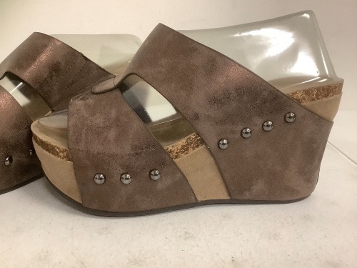 Pierre Dumas Womens Wedge Sandals, 7.5, Appears New, Sold as is - Lot 223