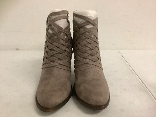 Fergalicious Womens Shoes, 7.5M, Appears New, Sold as is - Lot 236