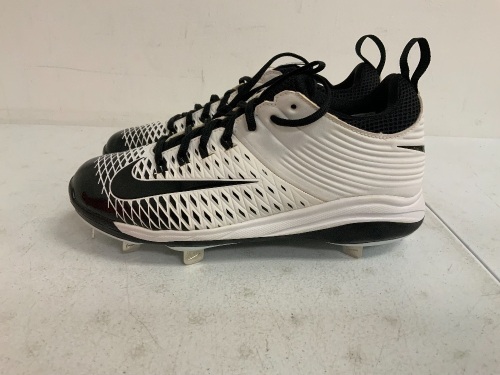 Nike Mens Baseball Cleats, 6.5, E-Commerce Return, Sold as is - Lot 240