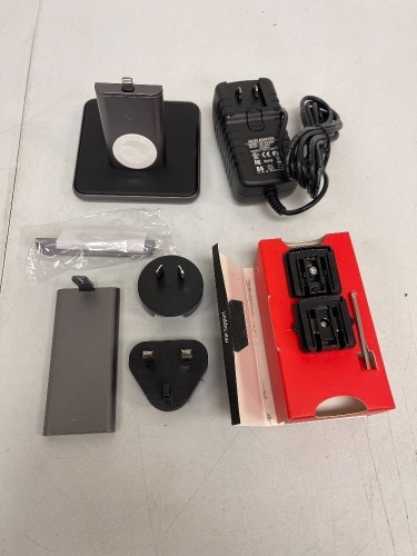 Twelve South HiRISE Deluxe Iphone / ipad Charging Stand, Appears New, Sold as is - Lot 275