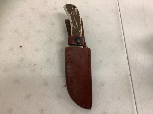 Schrade Knife w/ Sheath, E-Commerce Return, Sold as is - Lot 329