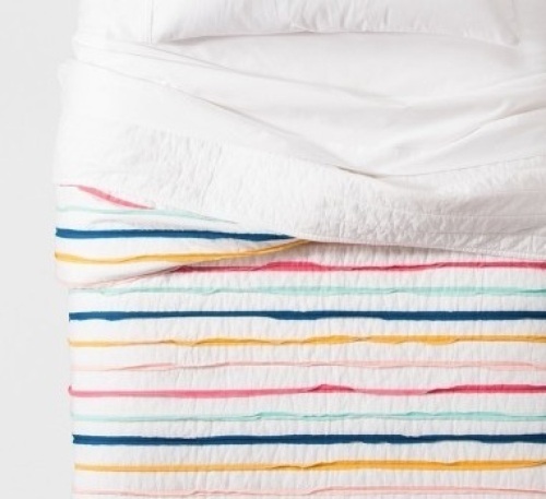 Pillowfort Ruffle Quilt, Full/Queen, New, Sold as is - Lot 548