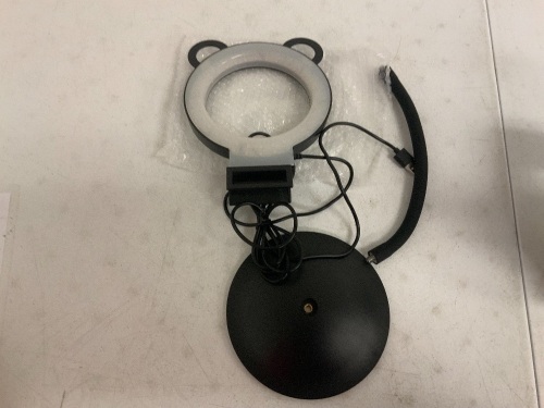 Panda LED Ring Light, Appears New, Sold as is - Lot 651