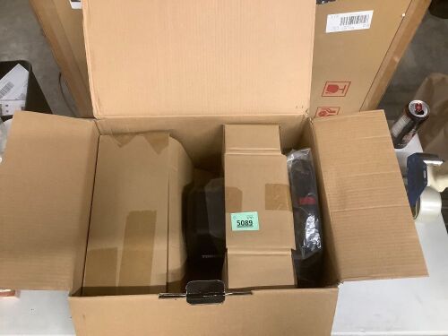 Thrustmaster T248, Racing Wheel and Magnetic Pedals, HYBRID DRIVE, Magnetic Paddle Shifters, Dynamic Force Feedback, Screen with Racing Information - Lot 4