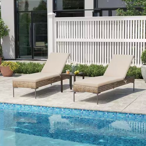 2-Piece Outdoor Chaise lounge Polyester Cushion - Lot 5291
