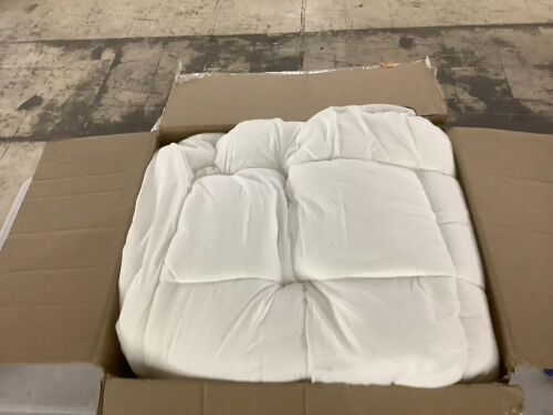 Mattress Topper, Unknown Size - Lot 775