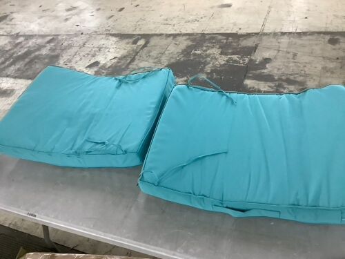 Lot of (2) Outdoor Chair Cushions, 21" x 27" - Lot 674