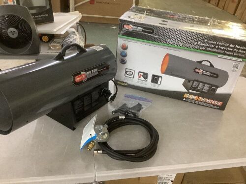 Dyna-Glo Delux 70K-125K BTU Propane Forced Air Heater - Lot 636JF
