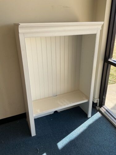 White Hutch top - Lot 530