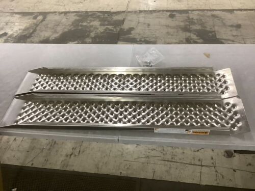 Aluminum Shed Ramp Pair, 47.2" x 8.5" - Lot 462
