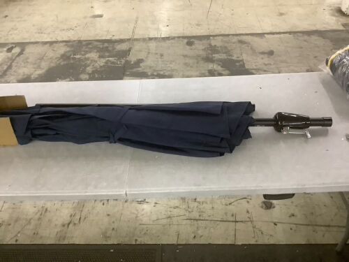 7.5' Patio Umbrella - Lot 677
