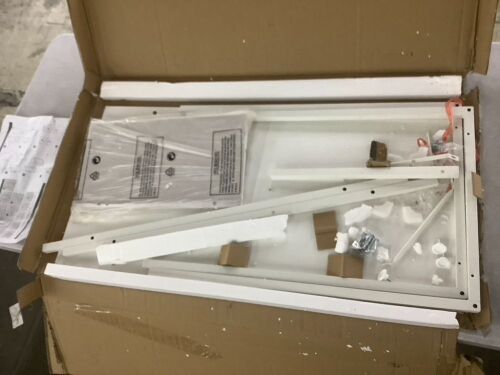 White Computer Desk - Lot 587