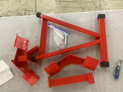 Donext Motorcycle Stand - Lot 500