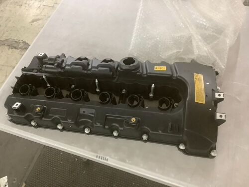Engine Valve Cover for BMW 135i 135is 325i 335i 335is 335xi 535i 535xi M135i M140i X6 Z4 3.0L - Lot 541