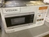 Vissani 19 in. 0.9 cu. ft. 900-Watt Countertop Microwave Oven in Stainless Steel with Convection and Air Fry - Thumbnail 4