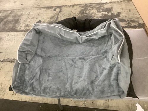Mekiy Dog Bed, 28" x 36" - Lot 471