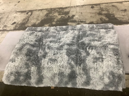 Fluffy Area Rug, 9 x 12 - Lot 491