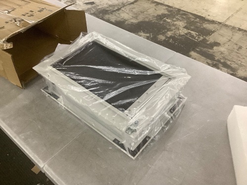 Pet Door, 12" x 11" - Lot 548