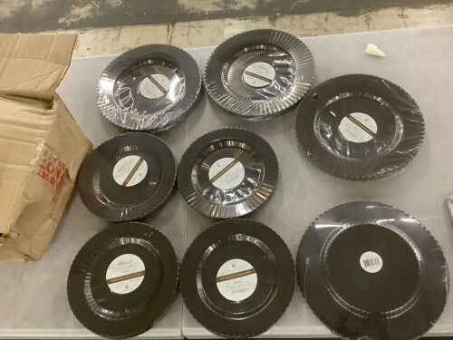 Lot of Crown Display Gemstone Collection Topaz 9 & 11 Inch Plastic Plates, 40 of Each - Lot 644