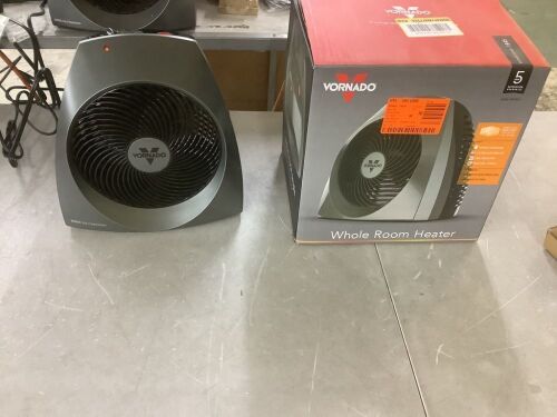 Vornado VH200 1500-Watt Electric Portable Space Heater, Whole Room Vortex Heat Circulation, Charcoal - Lot 849JF