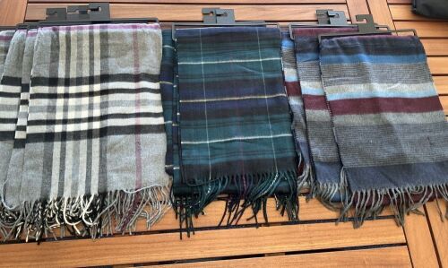 Lot Of 9 Scarves - Lot 12