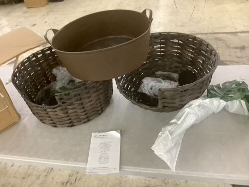 Faux Plant Cat Litter Box - Broken Handle - Lot 364