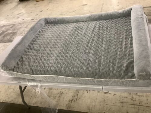 Dog Bed, 34" x 46" - Lot 650