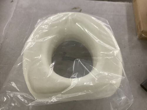 Healthsmart Toilet Seat Riser - Lot 777