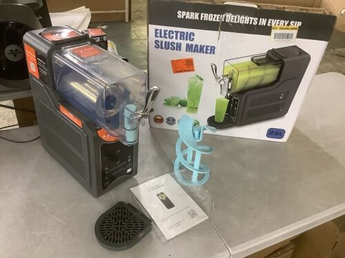 88 oz Electric Slushie Maker - Gets Cold, Paddle Stops Turning after Few Minutes - Lot 516JF