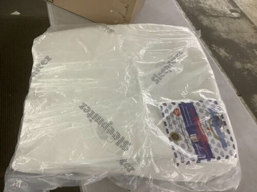 Sleepnitez Bed Wedge Pillow - Lot 674