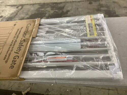 Cumbor Baby Gate - Lot 569