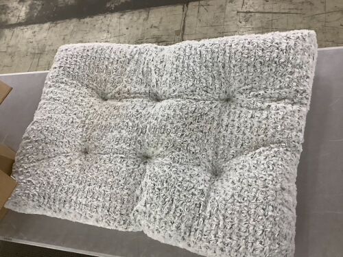 Dog Bed, 41" x 27" - Lot 538
