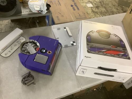 Dyson 360-Volt is Nav 12.6 in. Robotic Vacuum with Smart Navigation in Blue - Lot 37JF