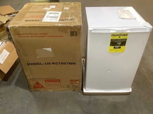 3.0 Cu. Ft. Compact Freezer  - Lot 84