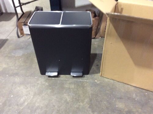 Dual Compartment Step Trash Can  - Lot 346