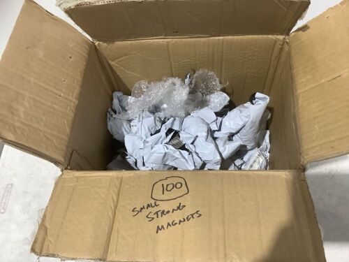 Lot of (100) Small Strong Magnets  - Lot 529