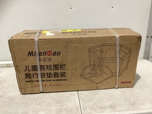 MianMao Play Pen  - Lot 554