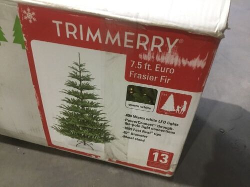 Trimmery Euro Frasier Fir w/ 400 Warm White LED Lights - 7.5ft  - Lot 643