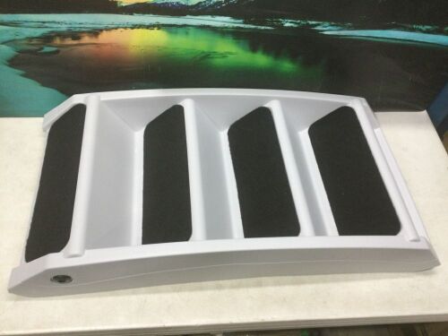 PetSafe Pet Stairs - Lot 946