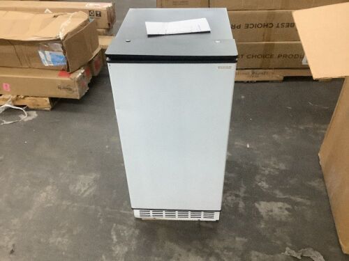 Ice Maker Machine - Lot 24JF