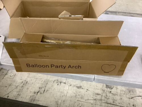 Heart Shaped Balloon Arch - Lot 536