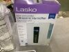Lasko Warm and Cool Mist Humidifier with Humidistat and Timer, 4.9L Tank, No Filter - Thumbnail 3