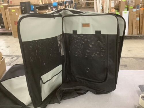 Portable Small Pet Play Pen - Lot 676