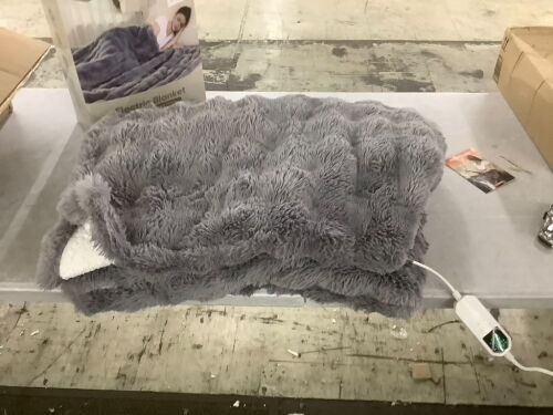 Heated Blanket, 62" x 84" - Lot 282