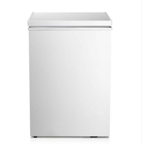 20.67 in. W 2.8 cu. ft. Manual Defrost Garage Ready Chest Freezer with Adjustable Temperature Controls in White - Lot 10JF