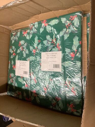 Holly Vinyl Table Cover 70" round 48 pcs - Lot 6758