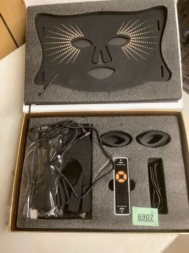 Light Therapy Face Mask - Lot 6907