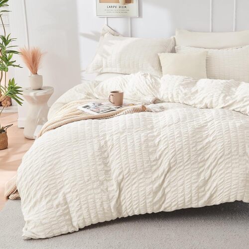 HYMOKEGE Ivory Duvet Cover Queen Size, Ultra Soft 3-Piece Seersucker Duvet Cover Set with Zipper Closure, Soft Brushed Microfiber Bedding Set with 8 Corner Ties (90"x90", 2 Pillowshams) - Lot 7107