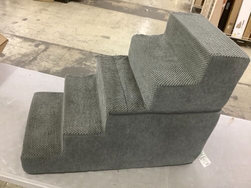 Pet Stairs - Lot 550
