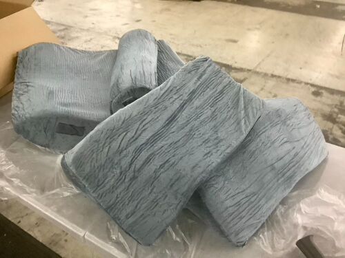 Bed Wedge Pillow Set - Lot 643